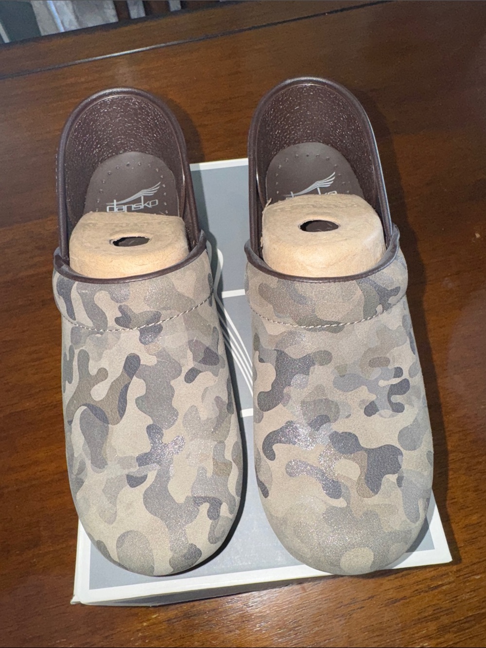 New w/ Box Dansko Womens Clog - Beige Camo